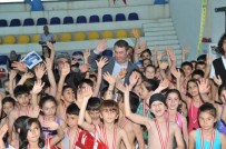 Buca'da 12 Bin 500 Çocuk Yüzme Öğrendi