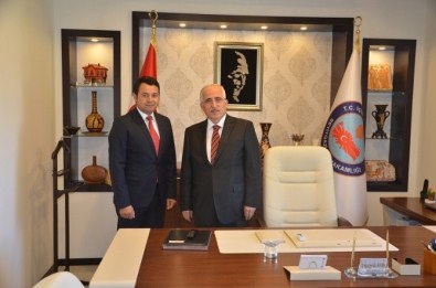 Vali Tuna'dan Kaymakam Avcı'ya Başarı Belgesi