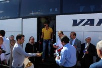 MUSTAFA KARATAŞ - Barış Ve Kardeşliğe Güvercin Uçurdular