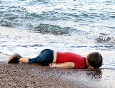 Charlie Hebdo'dan tepki çeken 'Aylan' karikatürü