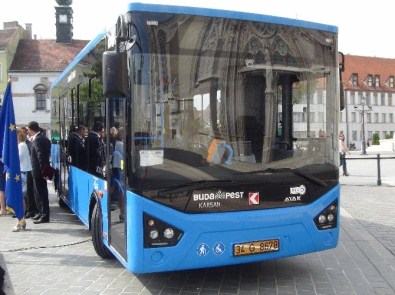 Türk Otobüsü Atak Budin Kalesi'ni Yeniden Fethetti