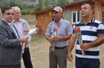 İNŞAAT İŞÇİLERİ - BTSO Yönetimi Taşkesti'de Karanfil Dağıttı