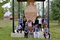 AYASOFYA - Sanatçılar Kınık Ve İznik'i Gezdi