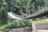 SOLAKLı - Bu Köprüden Geçmek Yürek İster !