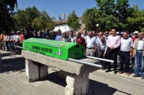 ABDULLAH ERCAN - Define Ararken Metan Gazından Zehirlenerek Ölenlerden İki Kişi Toprağa Verildi