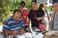 TANER YILDIZ - Kahta'lı Hattat Yaptığı Eserlerle Büyük İlgi Görüyor