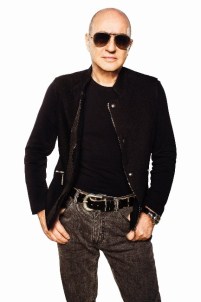 Fuat Güner Akustik Performansı İle Podyum'da