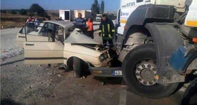 Gediz'de Trafik Kazası Açıklaması 1 Ölü, 3 Yaralı