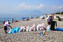 KONYAALTI SAHİLİ - 20 Dakika'da 20 Çuval Atık