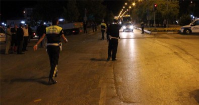 Freni Boşalan Kamyon Kırmızı Işıktaki 5 Aracı Biçti!