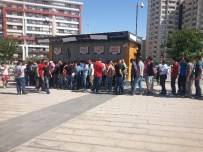 İZLANDA - Konya'da Milli Maç Bileti İzdihamı