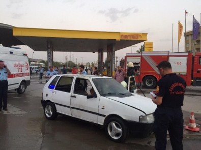 LPG Dolumu Sırasında Sigara Yaktı Otomobili Alev Aldı