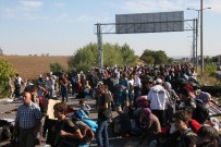 KAPIKULE SINIR KAPISI - Suriyeli Sığınmacılar İkna Edildi, TEM Otoyolu Araç Trafiğine Açıldı