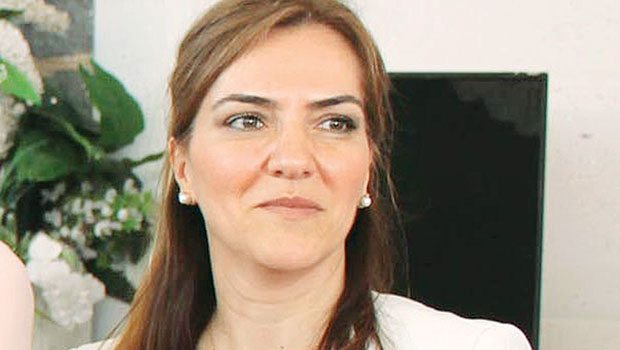 Meral Akşener'i çizdi onları öne çekti