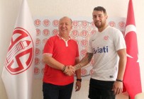 OZAN İPEK - Antalyaspor Ozan İpek İle 1 Yıllık Sözleşme İmzaladı