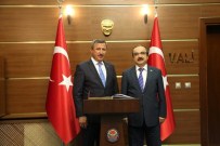 ŞERIF YıLMAZ - Kütahya Valisi Şerif Yılmaz'dan Vali Coş'a Ziyaret