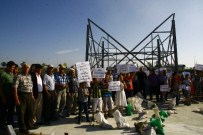 VEYSEL KARANI - Afyonkarahisar'da Mahalleli Baz İstasyonu İnşaatını Durdurdu