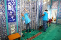 MERMERLER - Buca'da Camilerde Bayram Temizliği