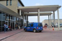 VAKıFBANK - Ege'de Parasaılıng Yaparken Hortumla Sürüklenen 2 Kardeş Yaralandı