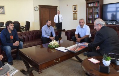 Foto Muhabirleri CHP Genel Merkezinde