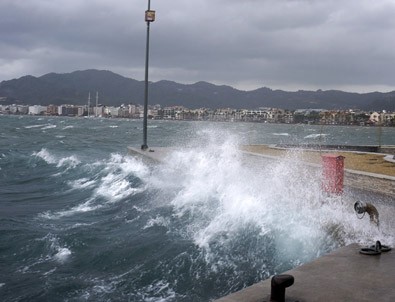 Meteoroloji Antalya Ve 3 İl İçin Uyardı