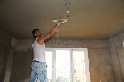 Buca'da İhtiyaç Sahibi Aileye Belediyeden Yardım Eli