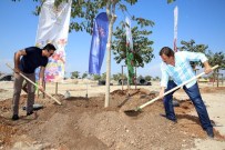 SELAMİ ŞAHİN - Selami Şahin'den EXPO 2016 Alanına Şarkılı Türkülü Ağaç Dikimi