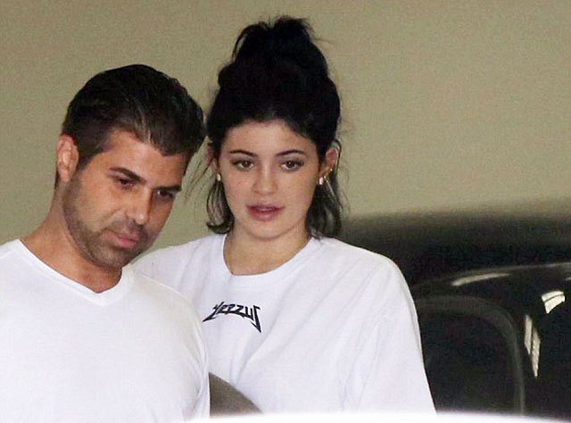 Makyajsız haliyle şaşırttı!