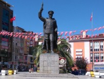 ATATÜRK HEYKELİ - Atatürk anıtının kaldırılacağı iddiası yalanlandı