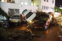 KRİZ MERKEZİ - Bodrum'u Sel Vurdu