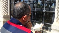 OTOBÜS SEFERLERİ - Erzincan'da Ki Terzibaba Mezarlığına Ziyaretçi Akını