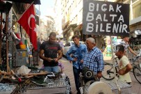 İSLAM ALEMİ - Mühendislik Öğrencisi Dedesine Yardım İçin Bıçak Biliyor