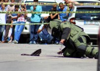 ŞÜPHELİ ÇANTA - Şüpheli Çanta Fünyeyle Patlatılarak İmha Edildi