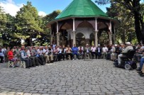 BAYRAM ŞEKERİ - Arefe Günü Nasreddin Hoca Türbesi Doldu Taştı