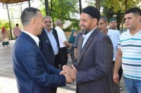 KABRISTAN - Belediye Başkanı Yılmaz Halkla Bayramlaştı