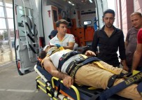 ÇAKAL - Motosiklet İle Otomobil Çarpıştı Açıklaması 2 Yaralı