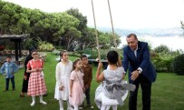 Cumhurbaşkanı Erdoğan, Köşkte Ağırladığı Çocuklarla Bayramlaştı