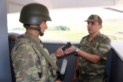 Nöbetteki Askeri Duygulandıran Görüşme