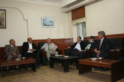 Pasinler'de Bayramlaşma Öğretmenevinde Yapıldı