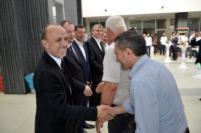 Erenler Belediyesinde Gerçekleşen Bayramlaşmaya Yoğun İlgi