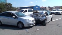 ŞEKERPıNAR - İstanbul'da Çifte Kaza Açıklaması 18 Yaralı, Trafik Felç !