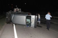 Kamyonet Direğe Çarptı Açıklaması 4 Yaralı