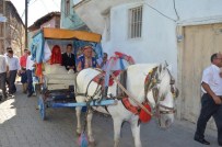 DÜĞÜN EVİ - Faytonu Gelin Arabası Yaptılar