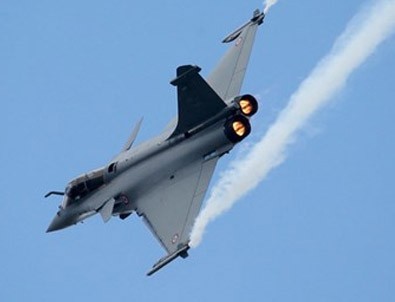 Fransa İlk Kez Suriye'deki DAEŞ Hedeflerini Vurdu