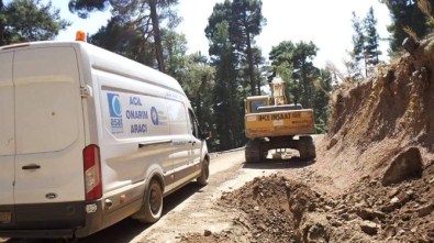 Büyükşehir Belediyesi'nden Sağırin'de Yol Ve Su Çalışması