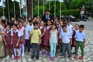 Foça'da Öğrenciler Ders Başı Yaptı