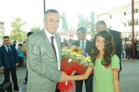 NAZMI GÜNLÜ - Manavgat'ta Öğrenciler Ders Başı Yaptı