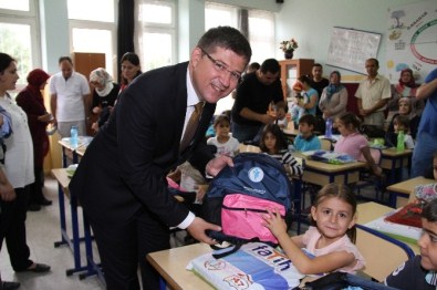 Merkezefendi Belediyesi'nden Öğrencilere Çanta