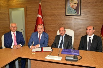 Pamukkale Belediyesi Okullara Hizmet Götürüyor