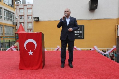 Sahnede Heyecandan Hüngür Hüngür Ağladı